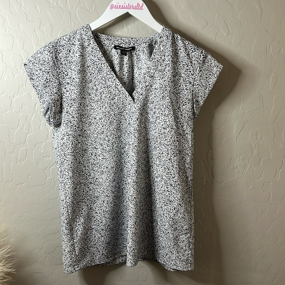 Hilary, Radley, V-neck, cap sleeve blouse, black and white size extra small
